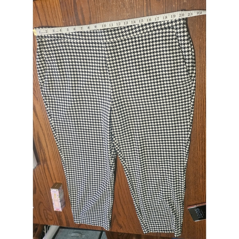 Old Navy Pull On Black/ White Houndstooth Pants - Picture 8 of 10